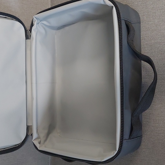 YETI Daytrip Lunchbox - Picture 8 of 9